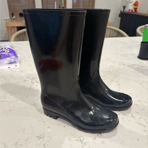 Women’s Black Rain Boots Size 7
